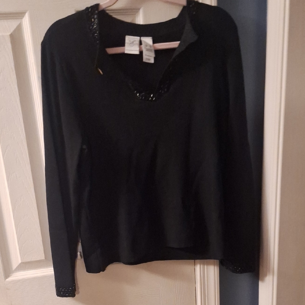 Emma & James A Claiborn Company.  Black Long Sleeve Women's Sweather. **
